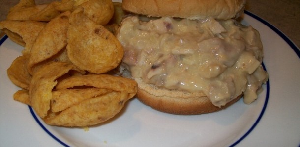 crock-pot hot chicken sandwiches