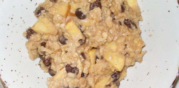 crock-pot overnight raisin apple oatmeal-no words