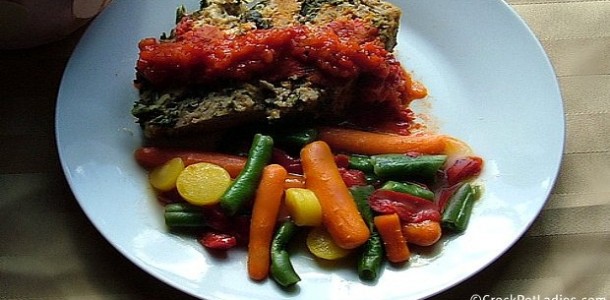 Crock-Pot Turkey Spinach Meatloaf with Roasted Red Pepper Sauce