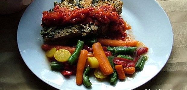 #htmlcaption_3957 Crock-Pot Turkey Spinach Meatloaf with Roasted Red Pepper Sauce
