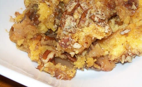 crock-pot apple pecan dump cake