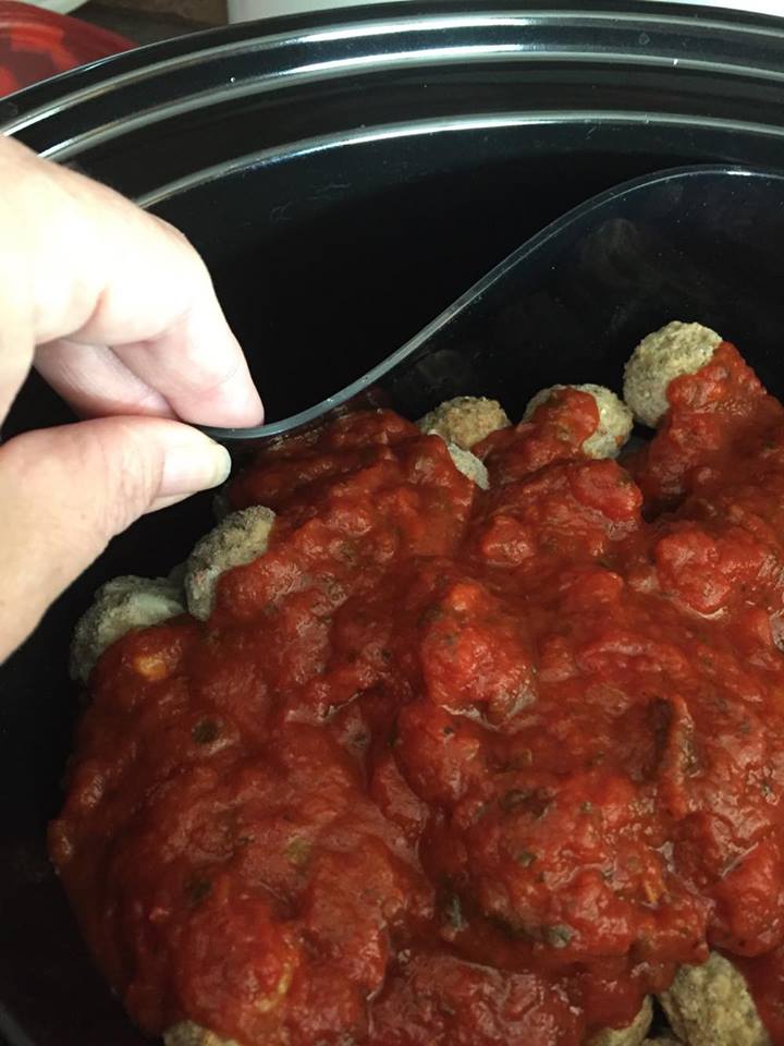 https://crockpotladies.com/wp-content/uploads/2017/09/Silicone-Slow-Cooker-Liners-By-Mrs.-Vs-Kitchen-2.jpg