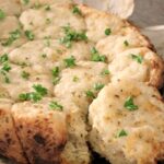 Crock-Pot Cheesy Garlic Pull Apart Bread
